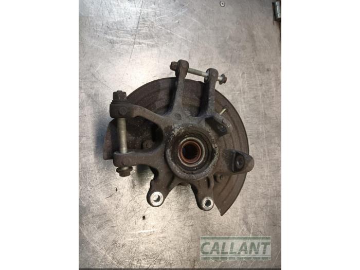 Spindel, vänster bak från en Jaguar S-type (X200) 2.5 V6 24V 2003