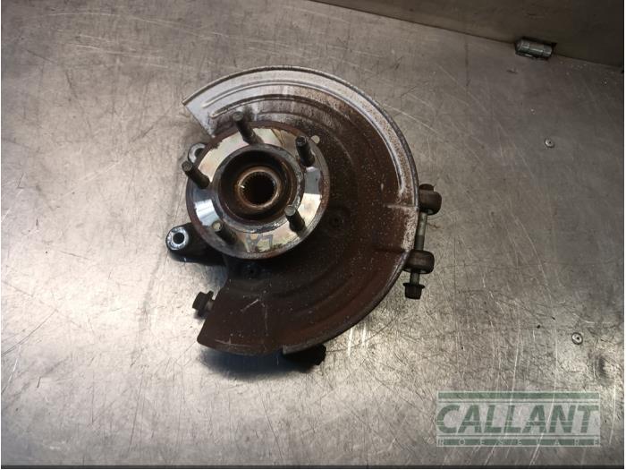 Spindel, vänster bak från en Jaguar S-type (X200) 2.5 V6 24V 2003