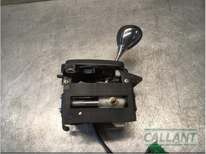 Växelspak från en Jaguar S-type (X200) 2.5 V6 24V 2003