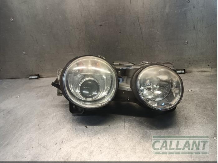 Strålkastare, höger från en Jaguar S-type (X200) 2.5 V6 24V 2003