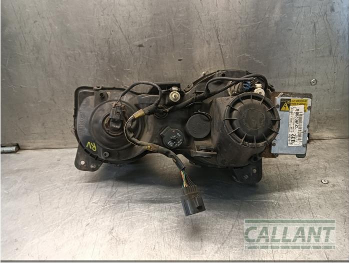 Strålkastare, höger från en Jaguar S-type (X200) 2.5 V6 24V 2003