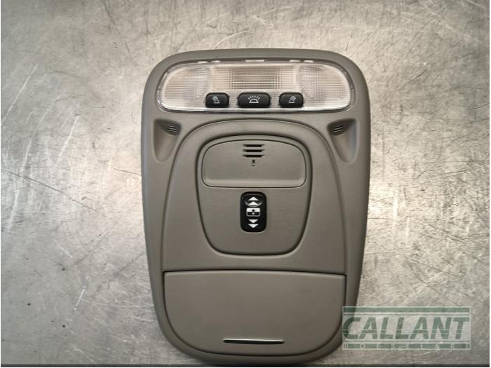 Innerbelysning, fram från en Jaguar S-type (X200) 2.5 V6 24V 2003