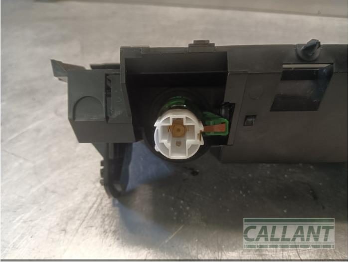 Askkopp, fram från en Jaguar S-type (X200) 2.5 V6 24V 2003