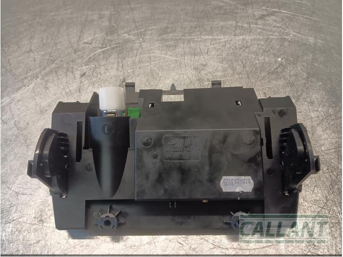 Askkopp, fram från en Jaguar S-type (X200) 2.5 V6 24V 2003