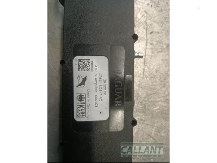 Antennförstärkare från en Jaguar S-type (X200) 2.5 V6 24V 2003