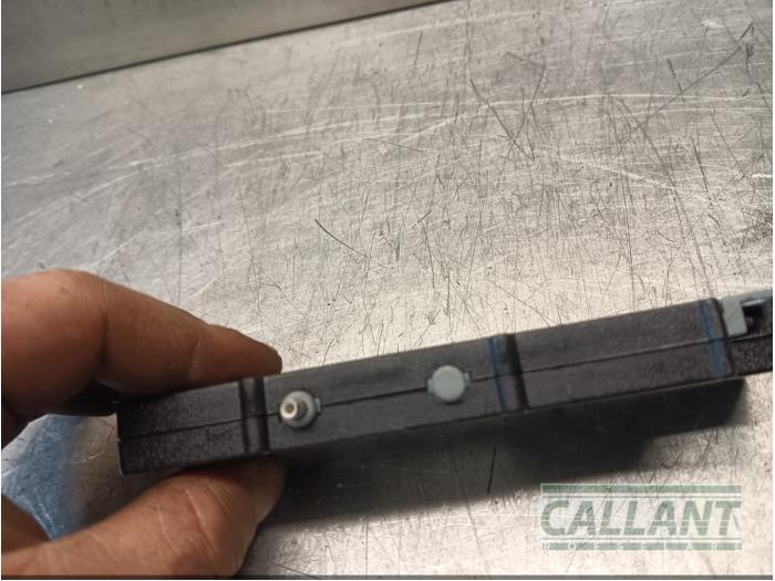 Antennförstärkare från en Jaguar S-type (X200) 2.5 V6 24V 2003