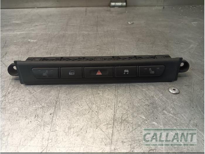 Nödbelysningsbrytare från en Jaguar S-type (X200) 2.5 V6 24V 2003