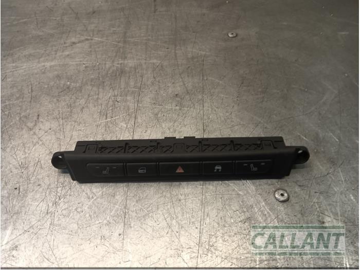 Nödbelysningsbrytare från en Jaguar S-type (X200) 2.5 V6 24V 2003