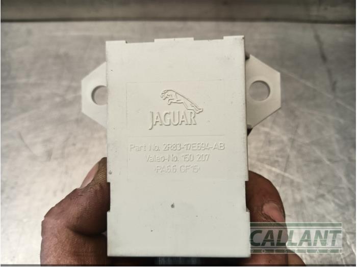 Modul (diverse) från en Jaguar S-type (X200) 2.5 V6 24V 2003