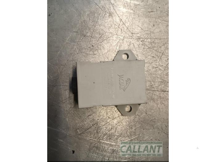 Modul (diverse) från en Jaguar S-type (X200) 2.5 V6 24V 2003