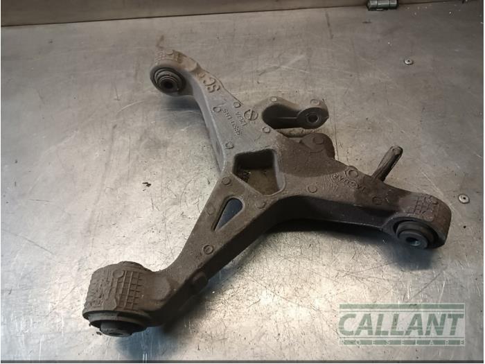Bakre undre gaffelben, vänster från en Jaguar S-type (X200) 2.5 V6 24V 2003