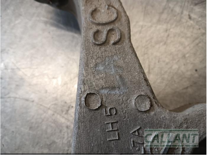 Bakre undre gaffelben, vänster från en Jaguar S-type (X200) 2.5 V6 24V 2003