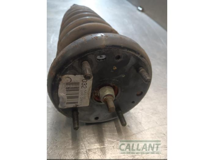 Stötdämpare, vänster bak från en Jaguar S-type (X200) 2.5 V6 24V 2003