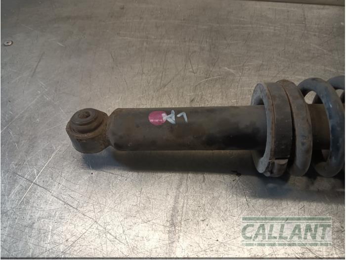 Stötdämpare, vänster bak från en Jaguar S-type (X200) 2.5 V6 24V 2003