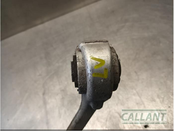 Främre övre gaffelben, vänster från en Jaguar S-type (X200) 2.5 V6 24V 2003