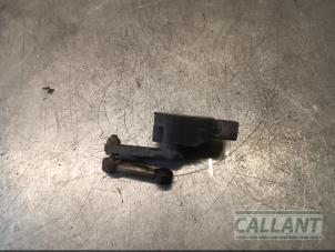 Begagnade Xenon-höjdjustering Jaguar S-type (X200) 2.5 V6 24V Pris € 30,25 Inklusive moms erbjuds av Garage Callant