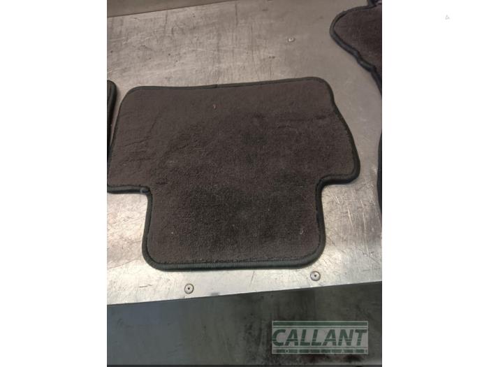 Set med mattor från en Jaguar S-type (X200) 2.5 V6 24V 2003