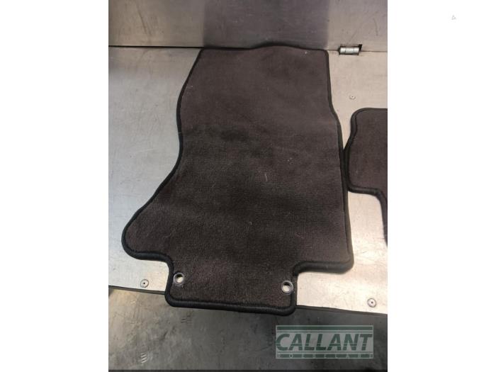 Set med mattor från en Jaguar S-type (X200) 2.5 V6 24V 2003