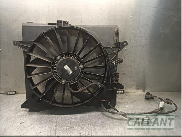 Kylfläkt från en Jaguar S-type (X200) 2.5 V6 24V 2003