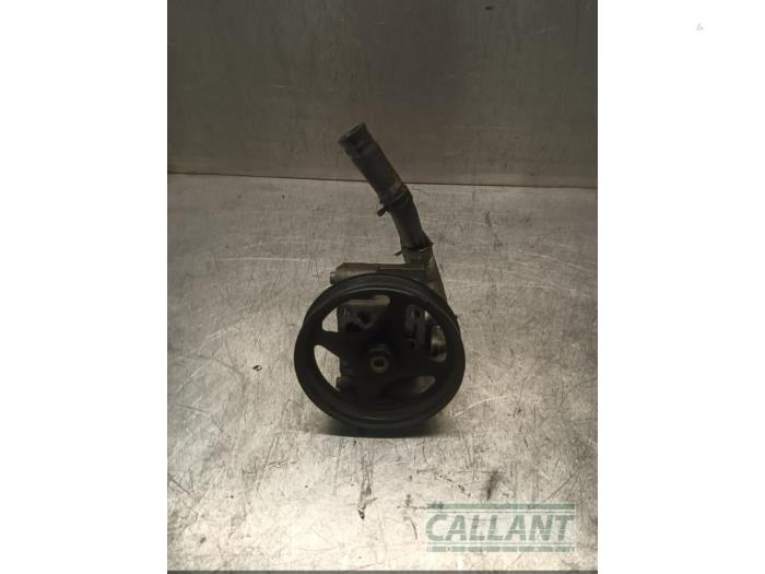 Servostyrningspump från en Jaguar S-type (X200) 2.5 V6 24V 2003