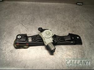 Begagnade Fönstermekanism för bakre dörr, 4-dörrars, vänster Landrover Discovery Sport (LC) 2.0 TD4 150 16V Pris € 90,75 Inklusive moms erbjuds av Garage Callant