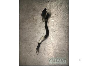 Begagnade Batteriterminal Landrover Discovery Sport (LC) 2.0 TD4 150 16V Pris € 90,75 Inklusive moms erbjuds av Garage Callant