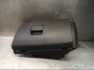 Gebruikte Dashboardkastje Opel Corsa E 1.4 16V Prijs € 30,25 Inclusief btw aangeboden door Garage Callant