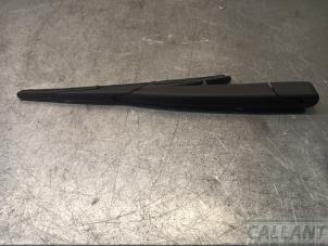 Begagnade Bakre torkararm Opel Corsa E 1.4 16V Pris € 12,10 Inklusive moms erbjuds av Garage Callant