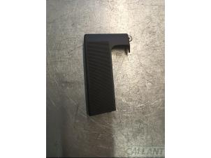 Begagnade Instrumentbräda, del Landrover Range Rover Sport (LW) 3.0 D250 MHEV Pris € 24,20 Inklusive moms erbjuds av Garage Callant