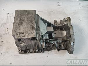 Begagnade Oljetråg Jaguar F-Pace 2.0 D 180 16V AWD Pris € 211,75 Inklusive moms erbjuds av Garage Callant