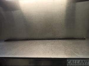 Begagnade Takstripe, höger Landrover Range Rover Sport (LW) 3.0 D250 MHEV Pris € 90,75 Inklusive moms erbjuds av Garage Callant