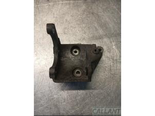 Gebruikte Steun stuurbekrachtigingspomp Landrover Range Rover Sport (LS) 2.7 TDV6 24V Prijs € 90,75 Inclusief btw aangeboden door Garage Callant