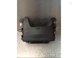 Begagnade Knäairbag, vänster Mitsubishi Outlander (GF/GG) 2.4 16V PHEV 4x4 Pris € 199,65 Inklusive moms erbjuds av Garage Callant