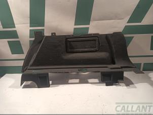 Begagnade Baklucka, isolering, höger Landrover Velar Pris € 90,75 Inklusive moms erbjuds av Garage Callant