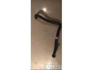 Begagnade Vattenrör Landrover Discovery Sport (LC) 1.5 P300e 12V AWD Pris € 24,20 Inklusive moms erbjuds av Garage Callant