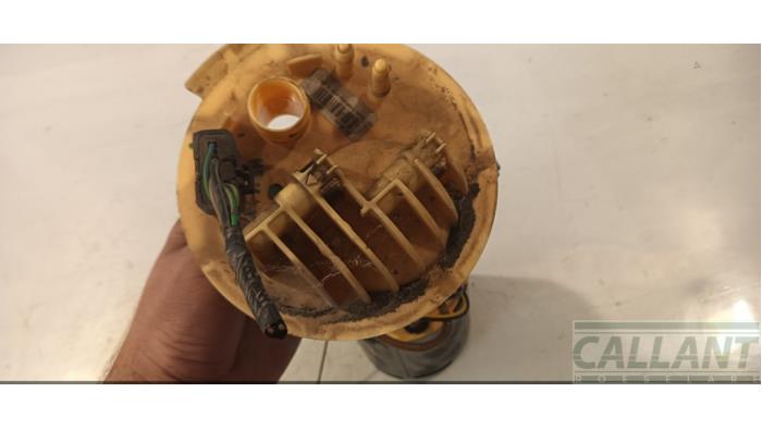 Elektrisk bränslepump från en Land Rover Freelander II 2.2 td4 16V 2008