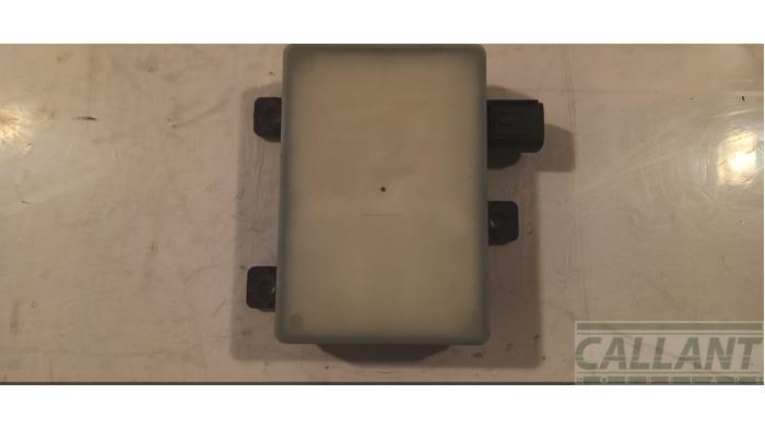 Dode hoek sensor van een Land Rover Discovery Sport (LC) 2.0 TD4 180 16V 2016