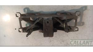 Begagnade Fäste, växellåda Jaguar XJ (X351) 3.0 D V6 24V Pris € 121,00 Inklusive moms erbjuds av Garage Callant