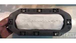 Begagnade Höger airbag (instrumentbräda) Landrover Range Rover IV (LG) 4.4 SDV8 32V Pris € 320,65 Inklusive moms erbjuds av Garage Callant