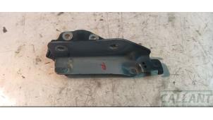 Begagnade Gångjärn, motorhuv Landrover Discovery Sport (LC) 2.0 eD4 150 16V Pris € 30,25 Inklusive moms erbjuds av Garage Callant