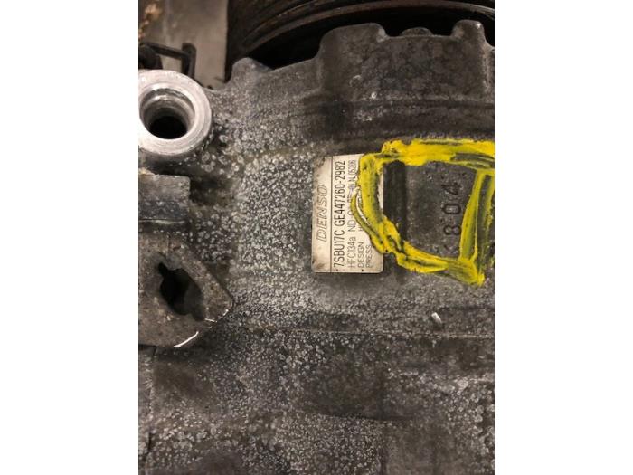 Luftkonditioneringspump från en BMW 7 serie (F01/02/03/04) 730d 24V 2011