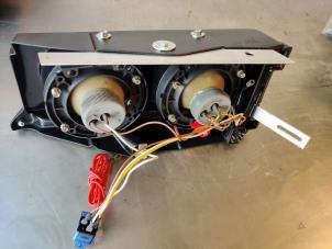 Gebruikte Koplamp rechts Mercedes 190 (W201) 1.8 E Prijs op aanvraag aangeboden door Autohandel-Smet Gebroeders NV