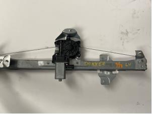 Gebruikte Raammotor Portier Dacia Dokker (0S) 1.6 16V Prijs op aanvraag aangeboden door Autohandel-Smet Gebroeders NV