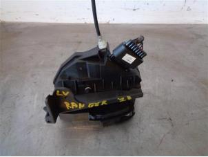 Gebruikte Deurvanger 4Deurs links-achter Ford Ranger 2.2 TDCi 16V 4x4 Prijs op aanvraag aangeboden door Autohandel-Smet Gebroeders NV