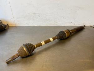 Używane Os napedowa prawy przód Ford EcoSport (JK8) 1.0 EcoBoost 12V 125 Cena na żądanie oferowane przez Autohandel-Smet Gebroeders NV