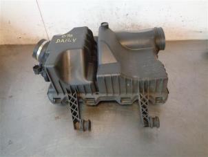 Używane Obudowa filtra powietrza Iveco Daily Cena na żądanie oferowane przez Autohandel-Smet Gebroeders NV