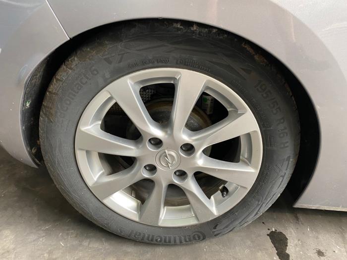 Hjuluppsättning från en Opel Corsa F (UB/UH/UP) 1.2 12V 75 2021