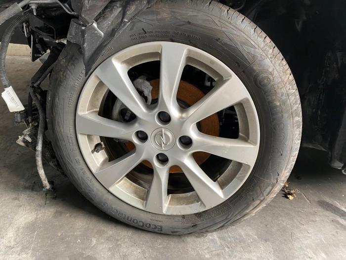 Hjuluppsättning från en Opel Corsa F (UB/UH/UP) 1.2 12V 75 2021