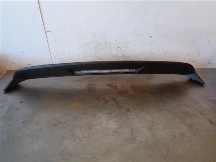 Tredje bromsljus från en Opel Corsa F (UB/UH/UP) 1.2 12V 75 2021