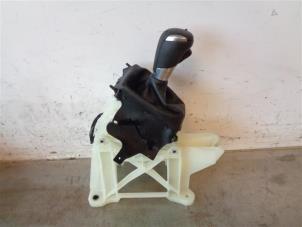 Gebruikte Versnellingspook Mazda CX-5 II (KF) 2.0 SkyActiv-G 165 16V 2WD Prijs op aanvraag aangeboden door Autohandel-Smet Gebroeders NV